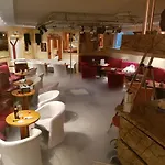 Отель Zur Engelsburg Hausen-Wied
