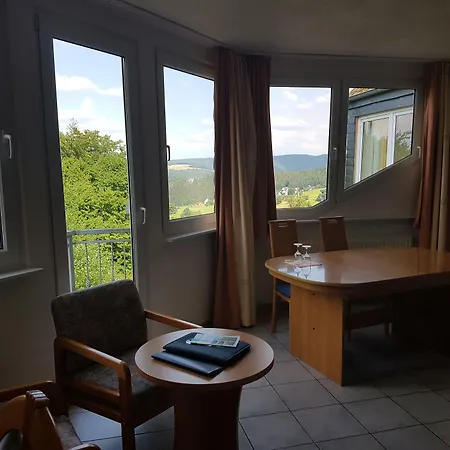 Zur Engelsburg Szálloda 3*