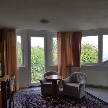 Zur Engelsburg 3*