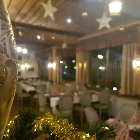 祖尔恩格斯伯格酒店 3* Hausen-Wied