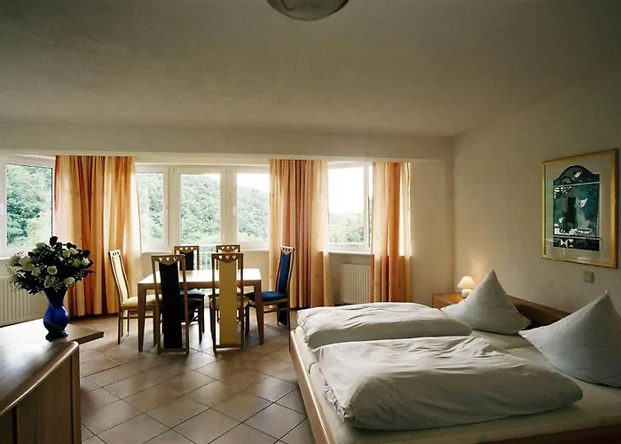 מלון Zur Engelsburg Hausen-Wied