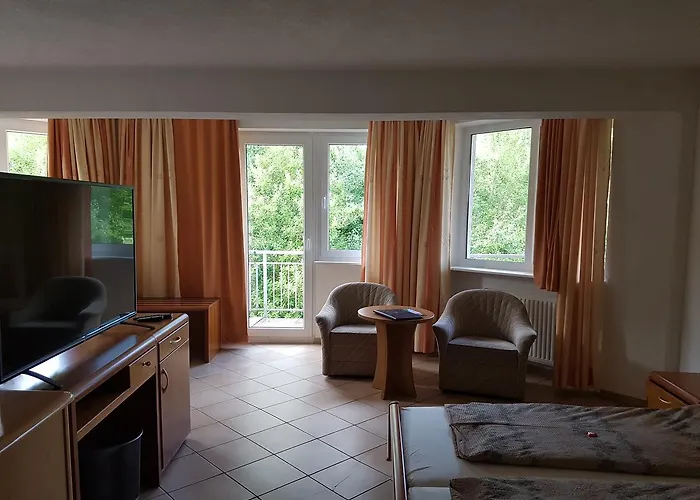 Zur Engelsburg מלון Hausen-Wied