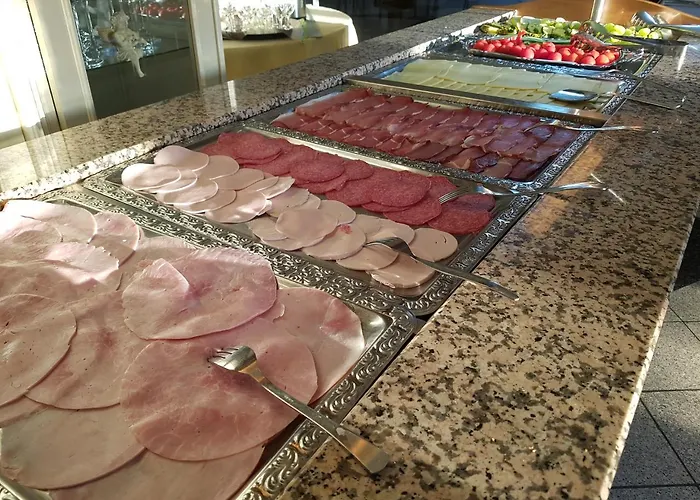 Zur Engelsburg מלון Hausen-Wied